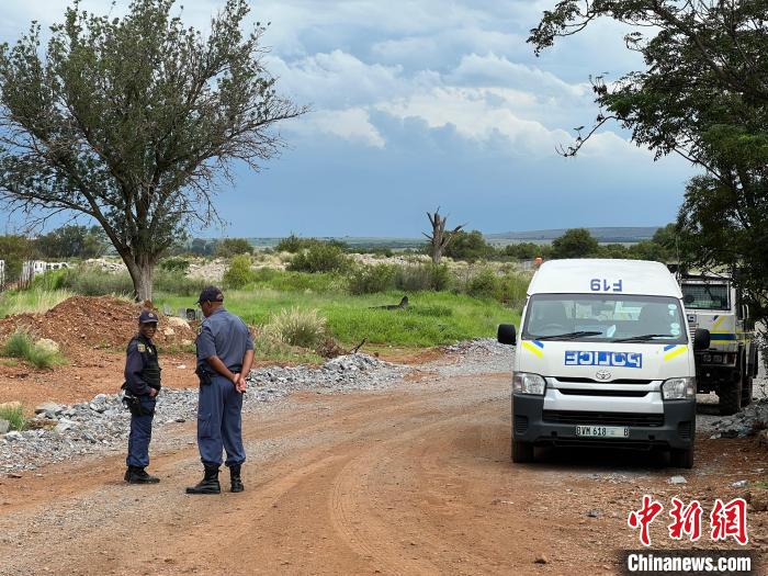 南非警方宣布结束一废弃金矿救援行动 发现87具遗体