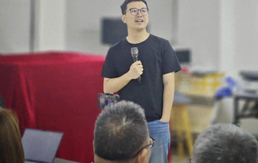 太突然！“计划有变，他不去了”！火爆出圈的明星公司，90后创始人取消武汉亮相